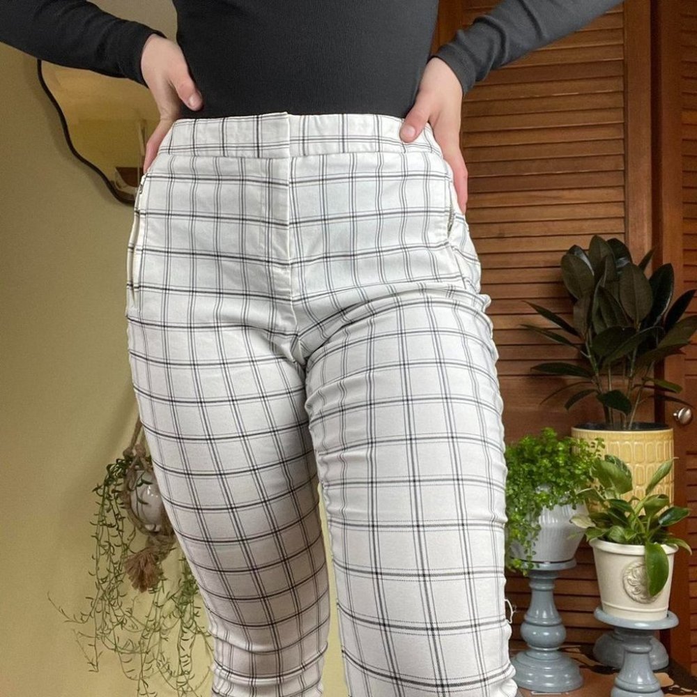 Black And White plaid capri slacks